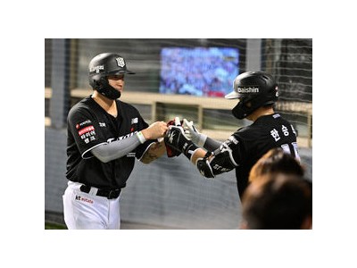 KT LG 마운드 폭격으로 1위 자리를 지키다